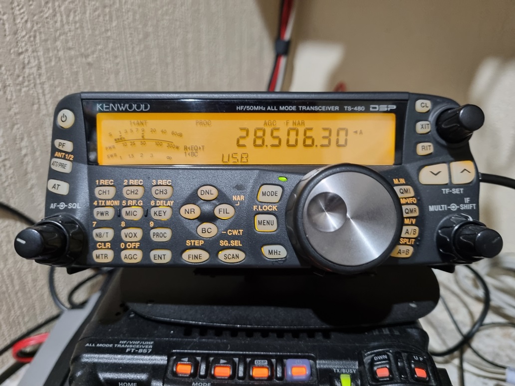 ts480sat.jpg